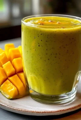 Mango Pineapple Green Smoothie