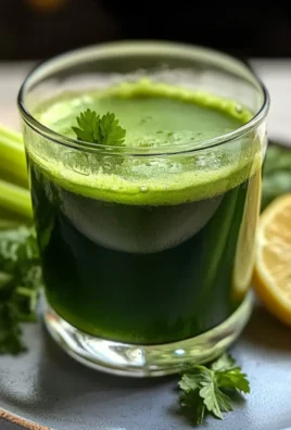 Revitalizing Refreshing Green Juice with Spinach, Celery & Lemon